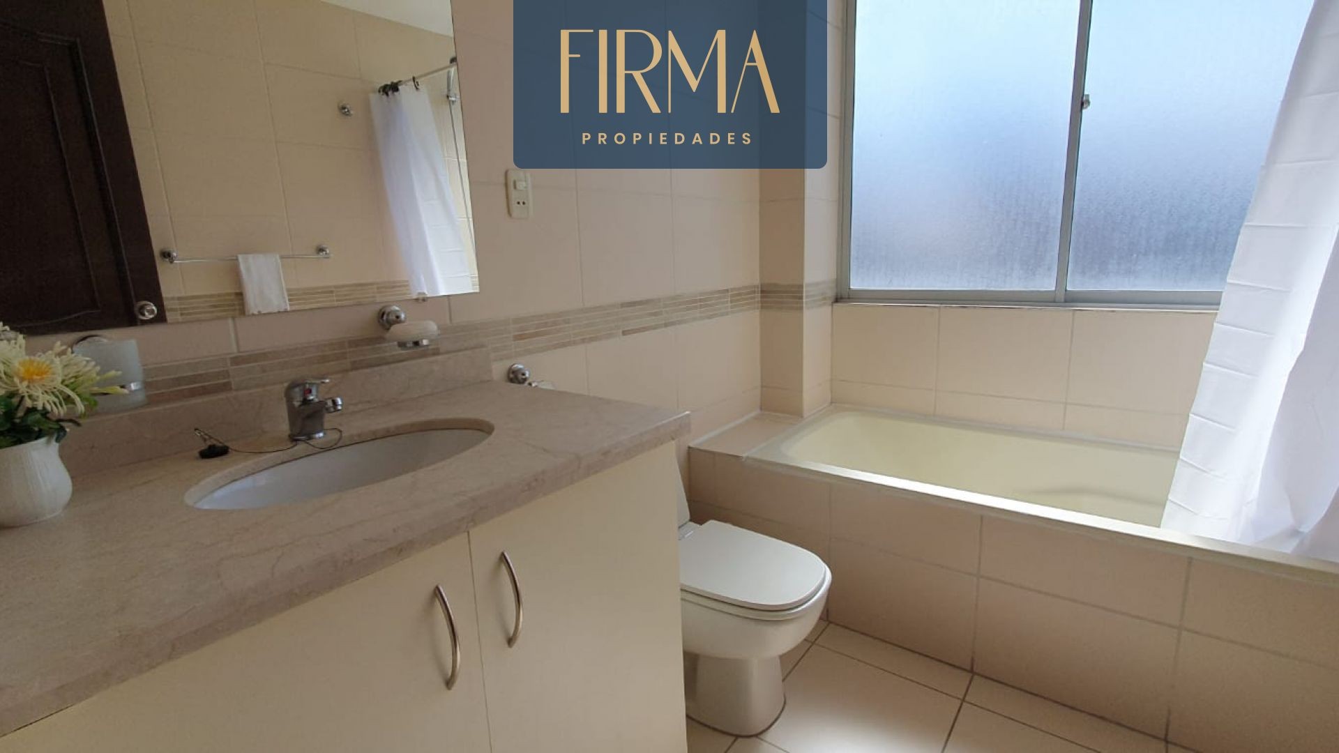 Departamento en AlquilerDEPARTAMENTO EN ALQUILER, CALACOTO 3 dormitorios 4 baños 1 parqueos Foto 6