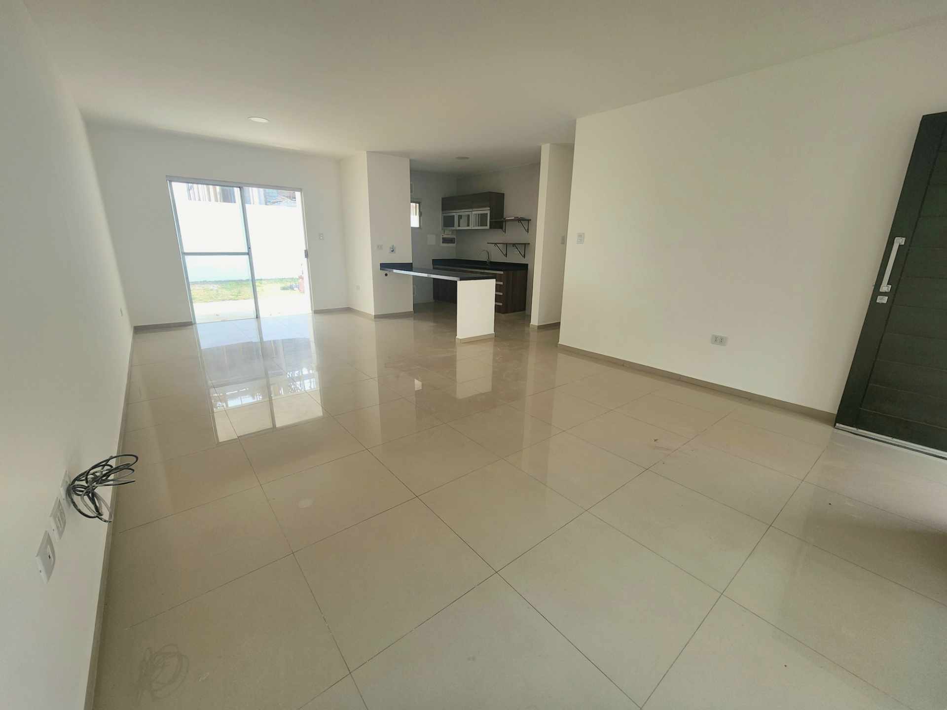 Casa en Entre 6to y 7mo anillo Oeste en Santa Cruz de la Sierra 3 dormitorios 2 baños 2 parqueos Foto 3