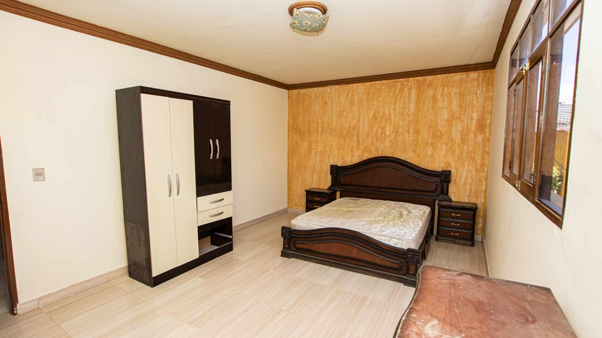 Casa en Colcapirhua en Cochabamba 4 dormitorios 3 baños 2 parqueos Foto 8