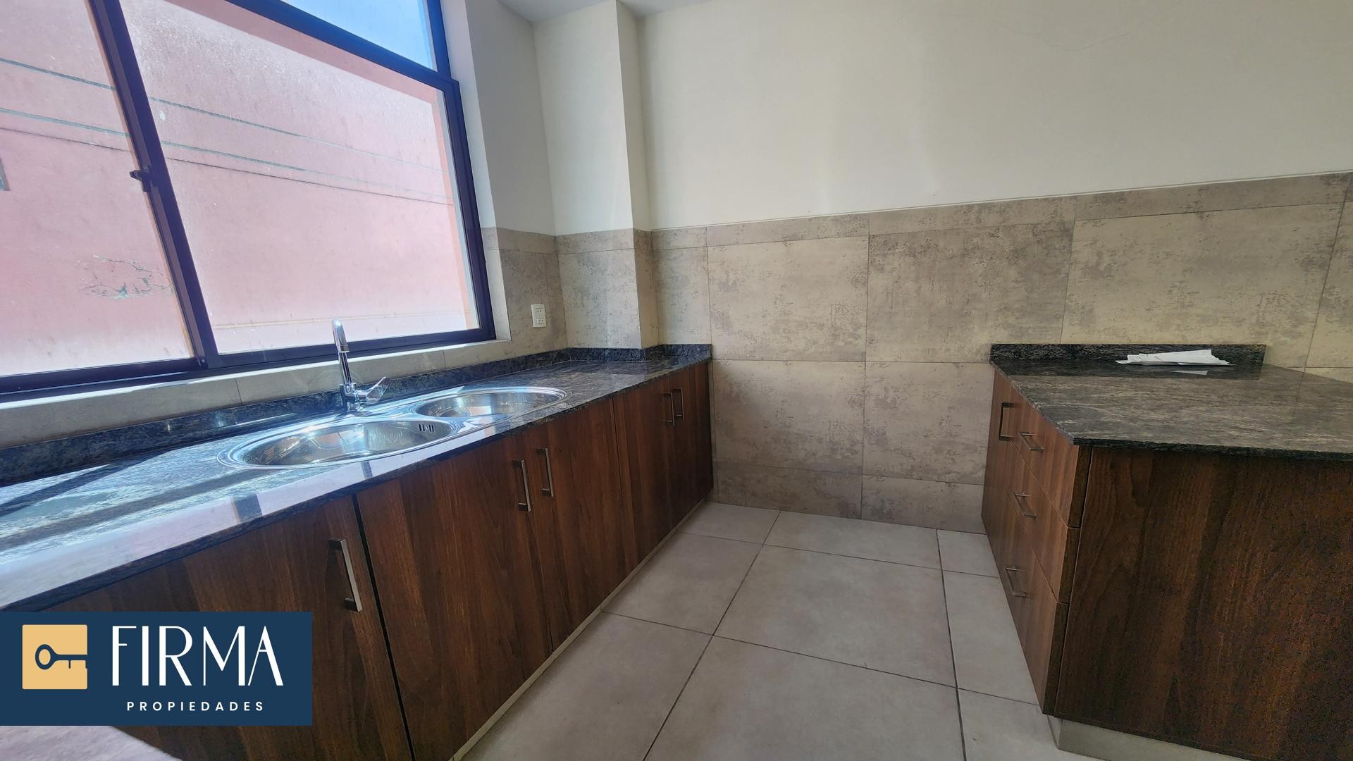 Departamento en VentaDEPARTAMENTO EN VENTA CON BALCON EN URBANIZACION PRIVADA FRANCIA, ACHUMANI Foto 10