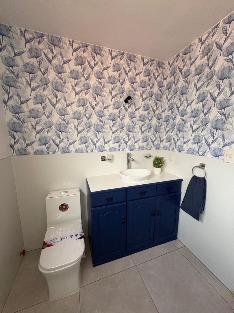 Casa en AlquilerBonita Casa en Alquiler
3 dormitorios, Achumani Foto 7