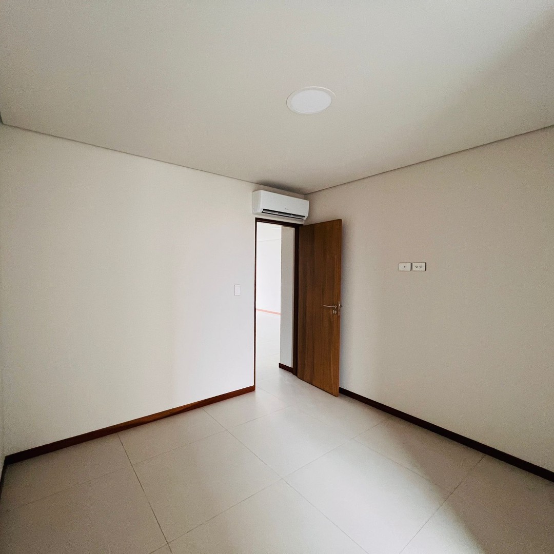 Departamento en AlquilerEDIFICIO VERTICAL 60  Foto 12