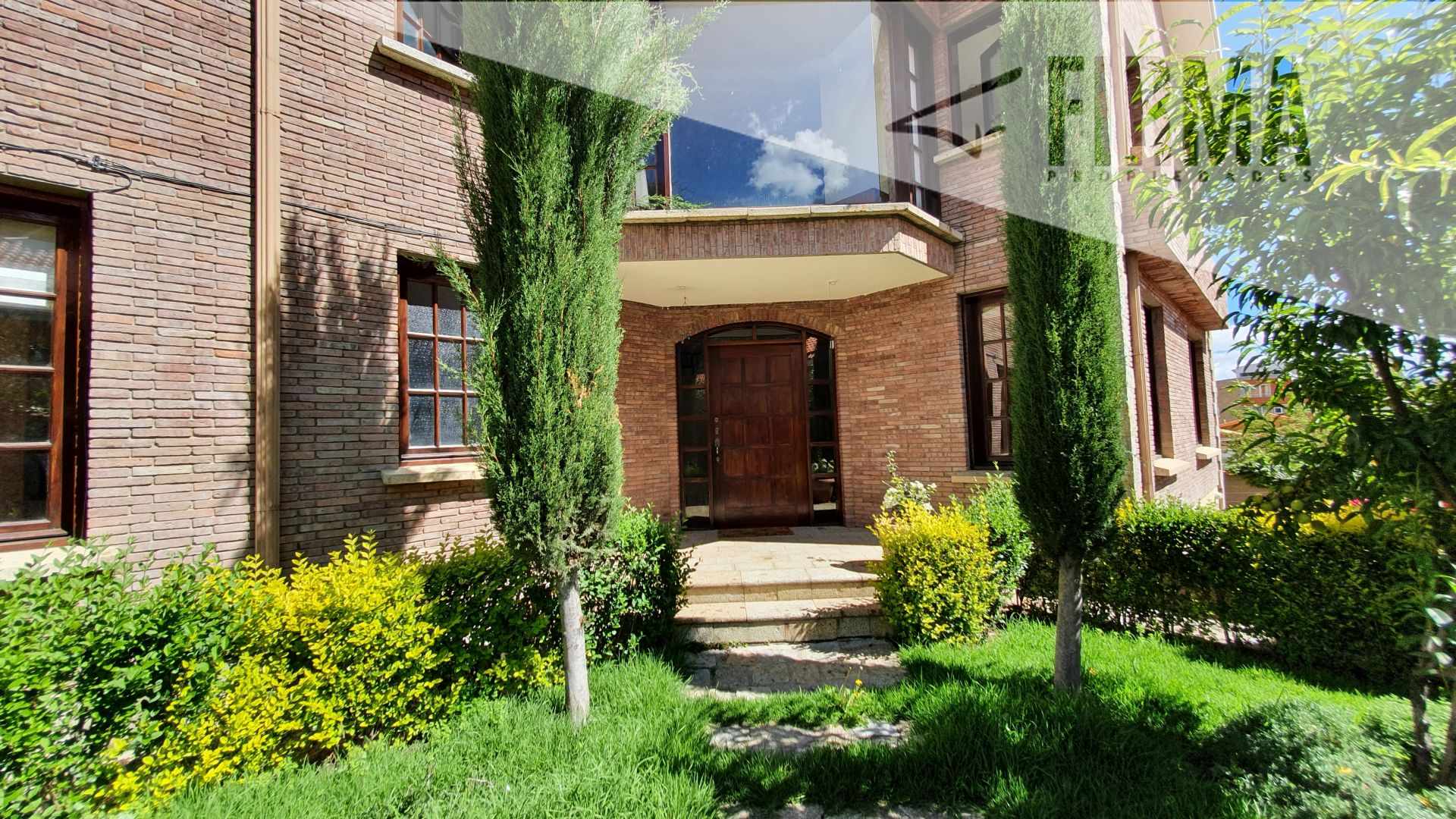 Casa Hermosa y soleada casa en Alquiler o Venta, ubicada en la calle 31 a dos cuadras de la Avenida principal.
 Foto 6