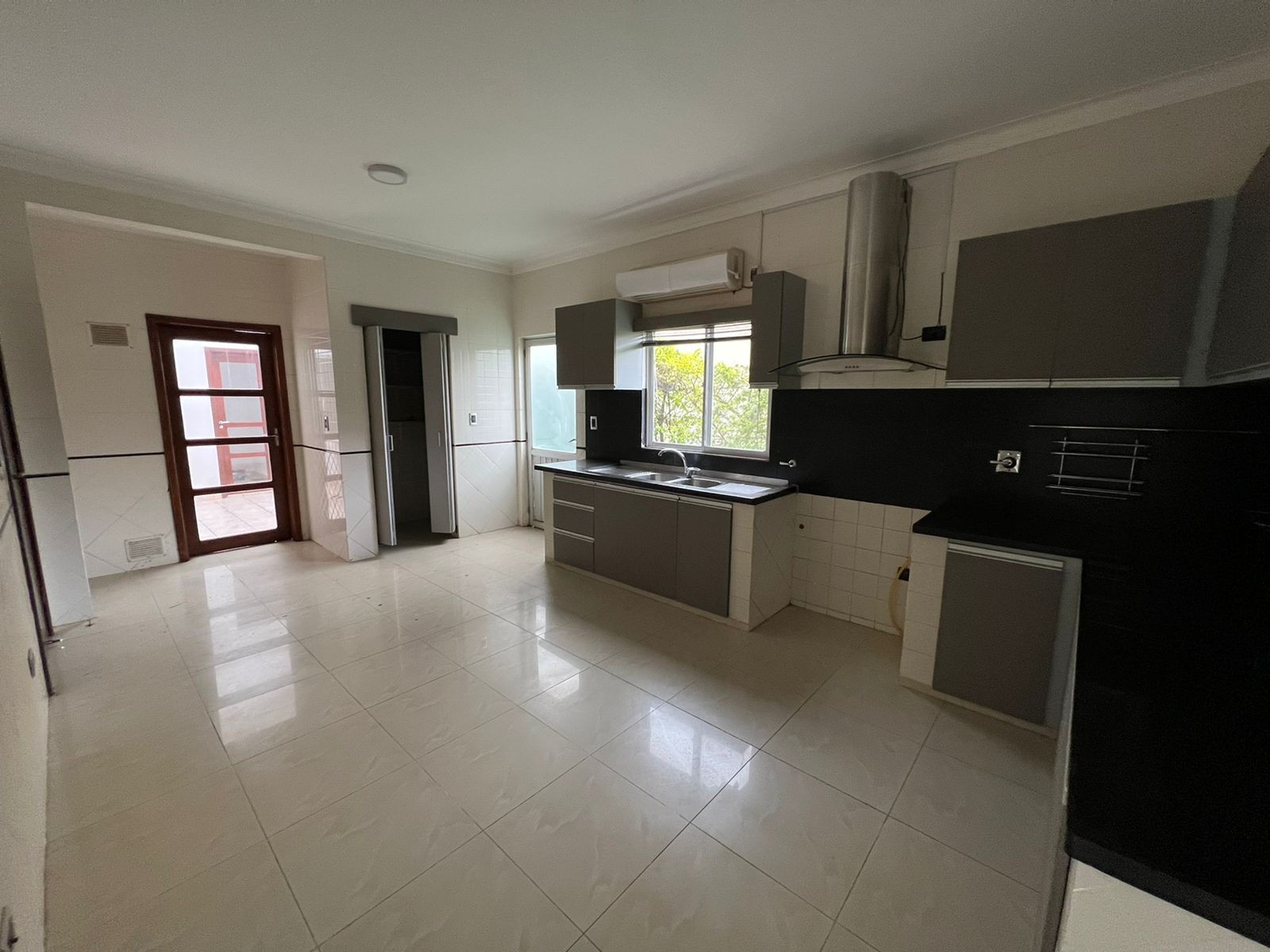 En Alquiler a $us 1,800 Foto 16