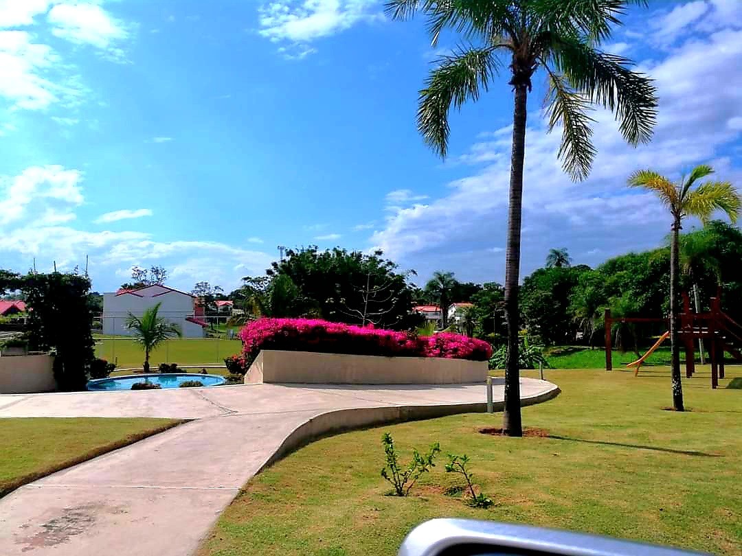 Casa en VentaURUBÓ
LOS PARQUES 2
Condominio Cerrado Foto 10