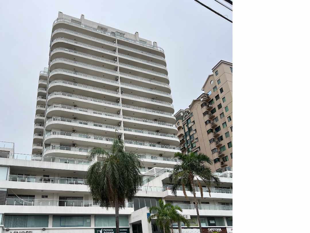 Departamento en AlquilerCondominio Punta del Este, C/Libertad y 2do. Anillo. Cerca de todo.  2 dormitorios 3 baños 1 parqueos Foto 1