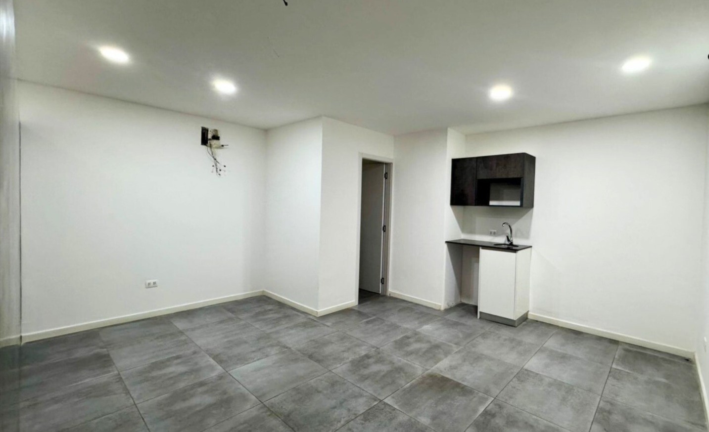 Oficina en Venta3er anillo interno  1 dormitorios 1 baños  Foto 2