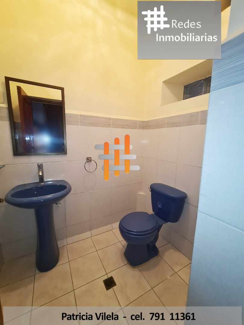Casa en VentaDOS CASAS JUNTAS  EN VENTA SOPOCACHI 
INCREIBLE OPORTUNIDAD DE INVERSION 
PRECIOSAS 9 dormitorios 7 baños 5 parqueos Foto 9