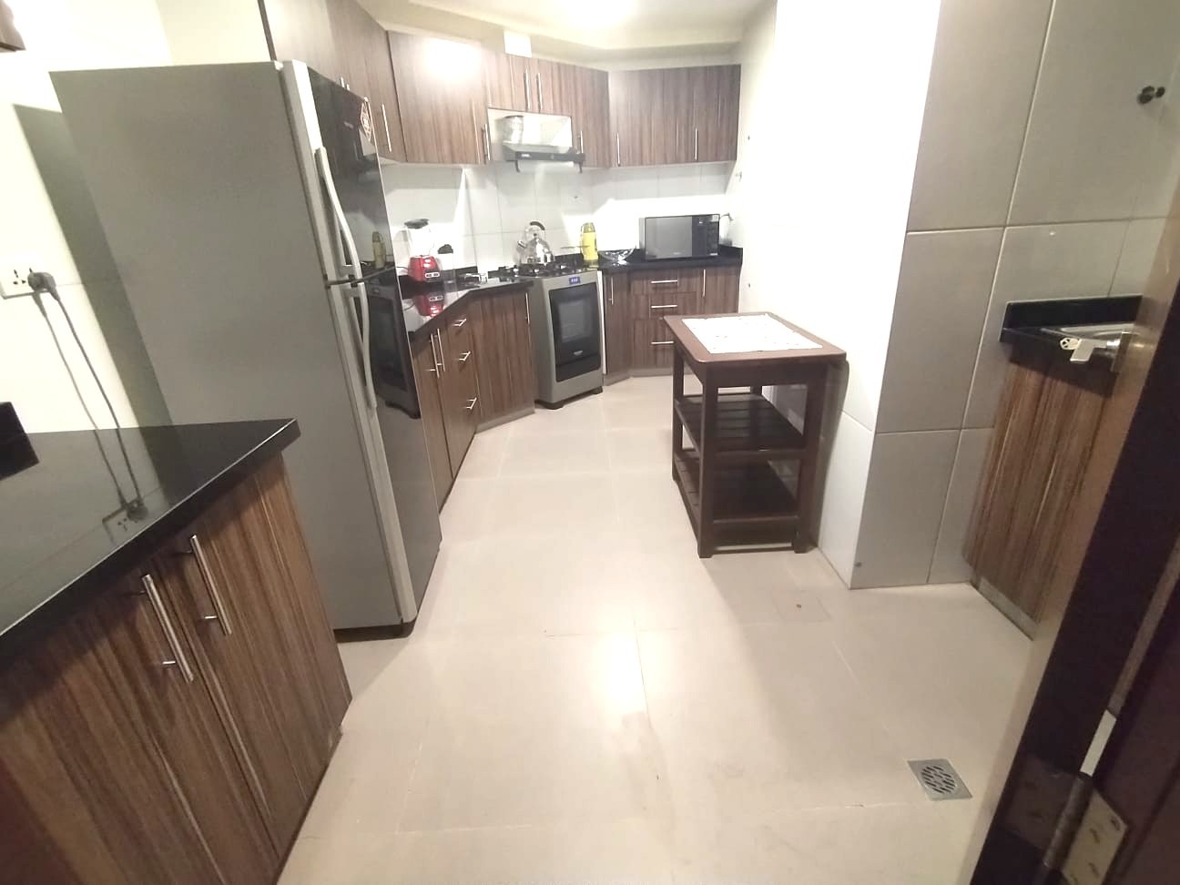 Departamento en AlquilerAVENIDA ARCE   -    LA PAZ  3 dormitorios 4 baños 1 parqueos Foto 2