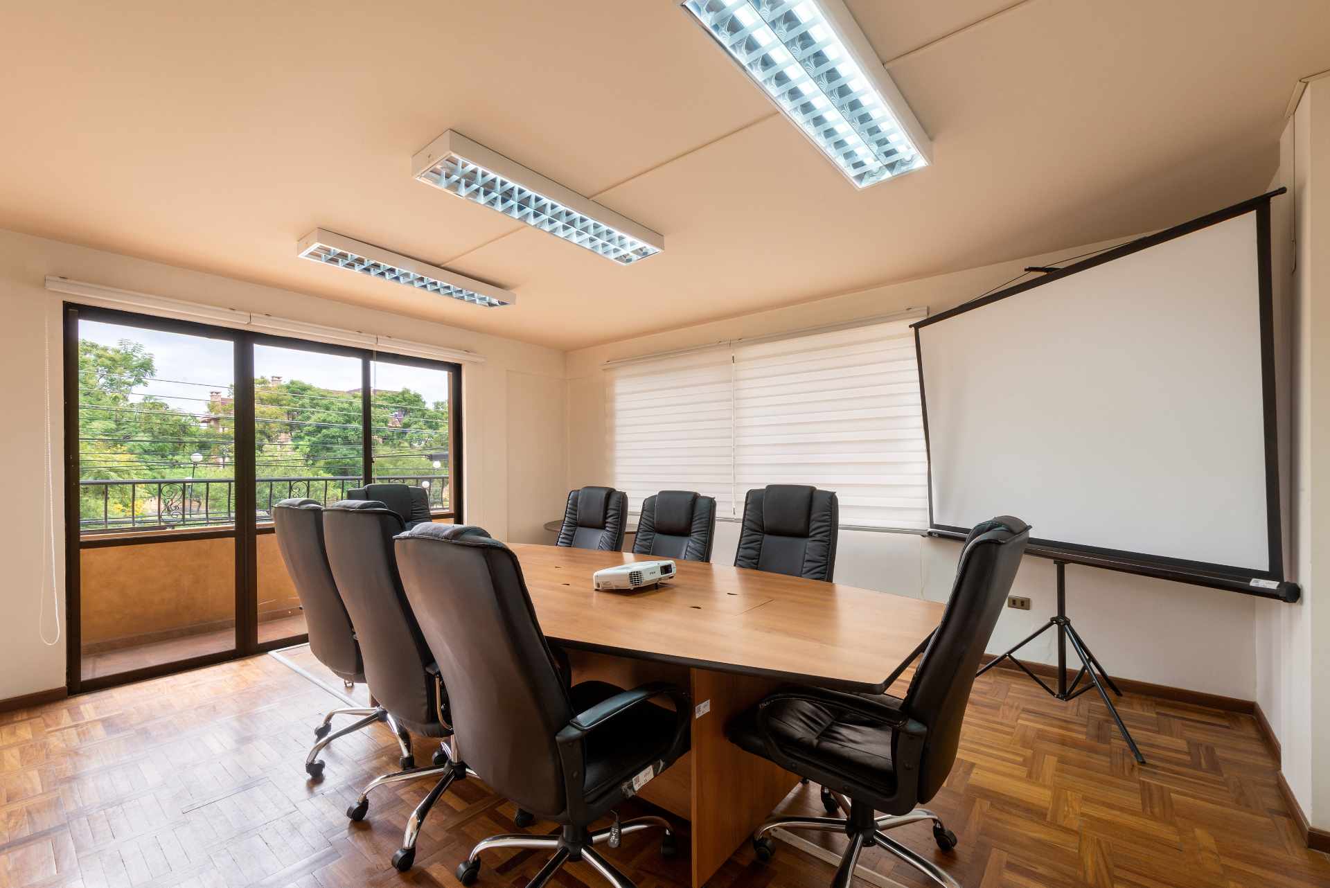 Oficina en VentaAv. Villarroel 1851 Foto 1