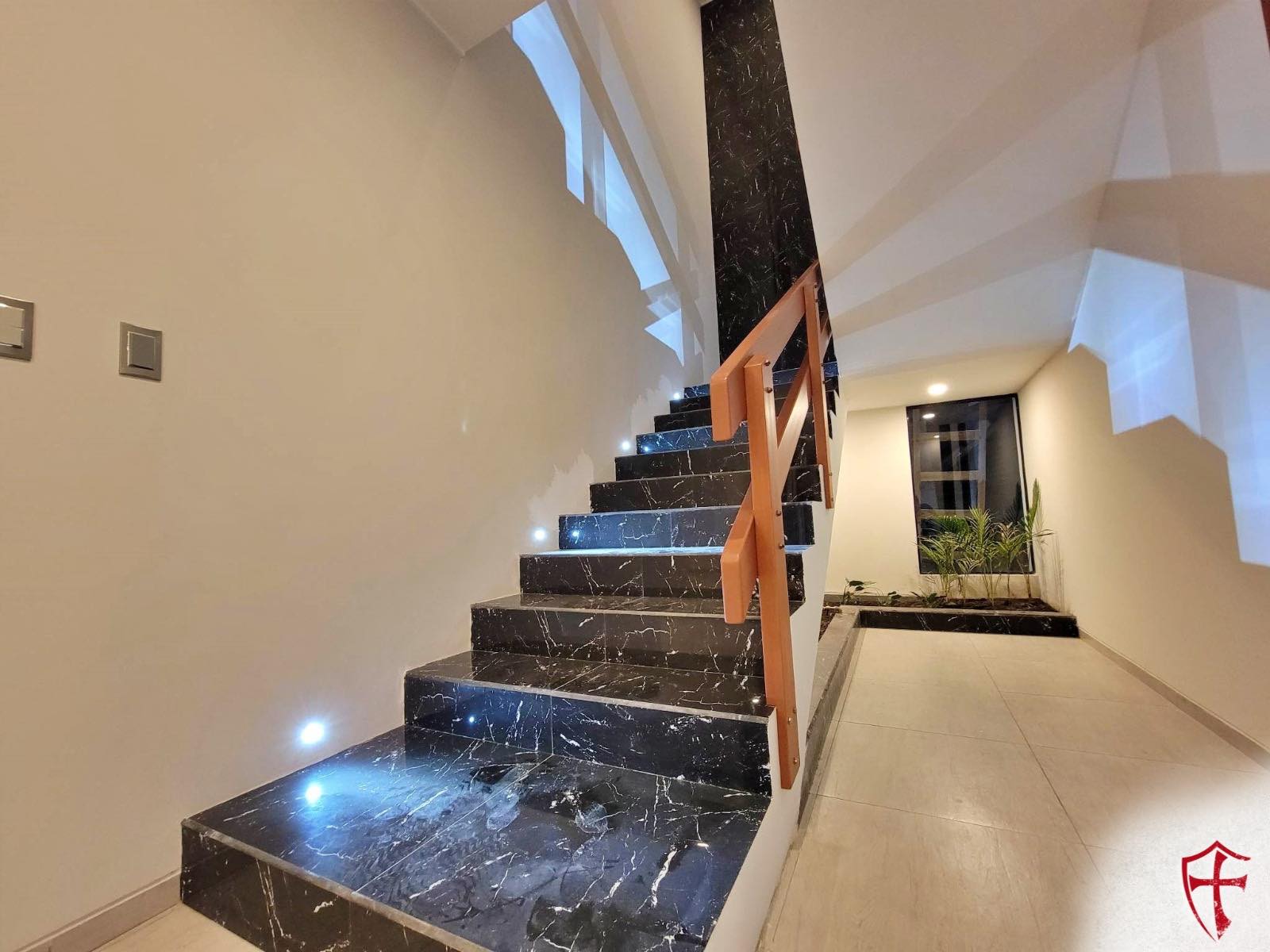 Casa en Urubó en Santa Cruz de la Sierra 5 dormitorios 6 baños 4 parqueos Foto 14