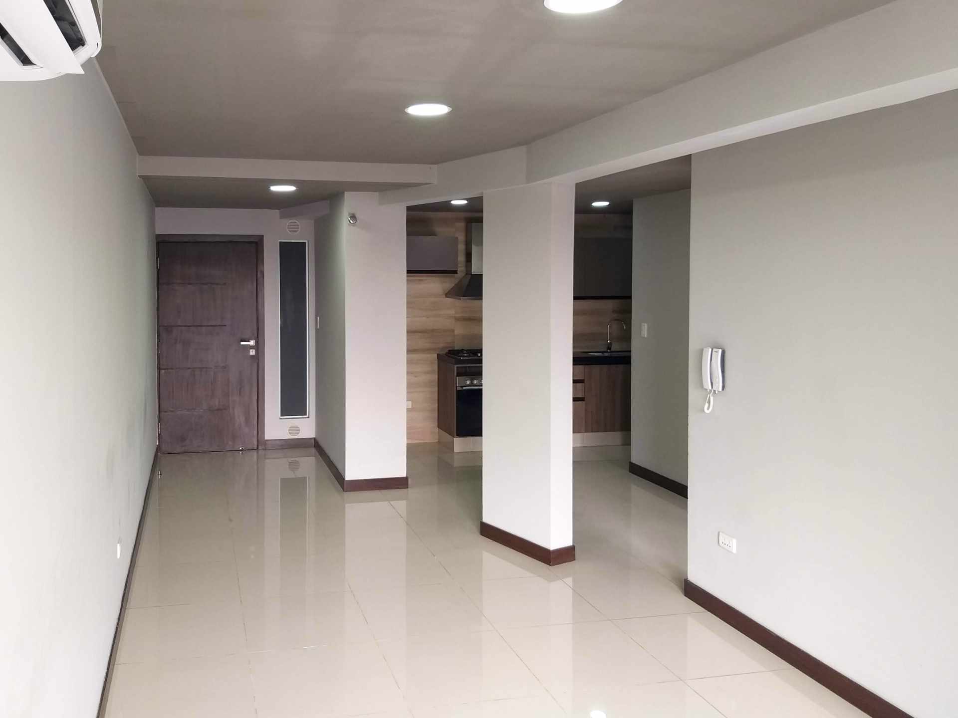 Departamento en AlquilerTorres Evolution - Tercer anillo Interno y Av. Beni - Zona Norte 1 dormitorios 1 baños 1 parqueos Foto 3