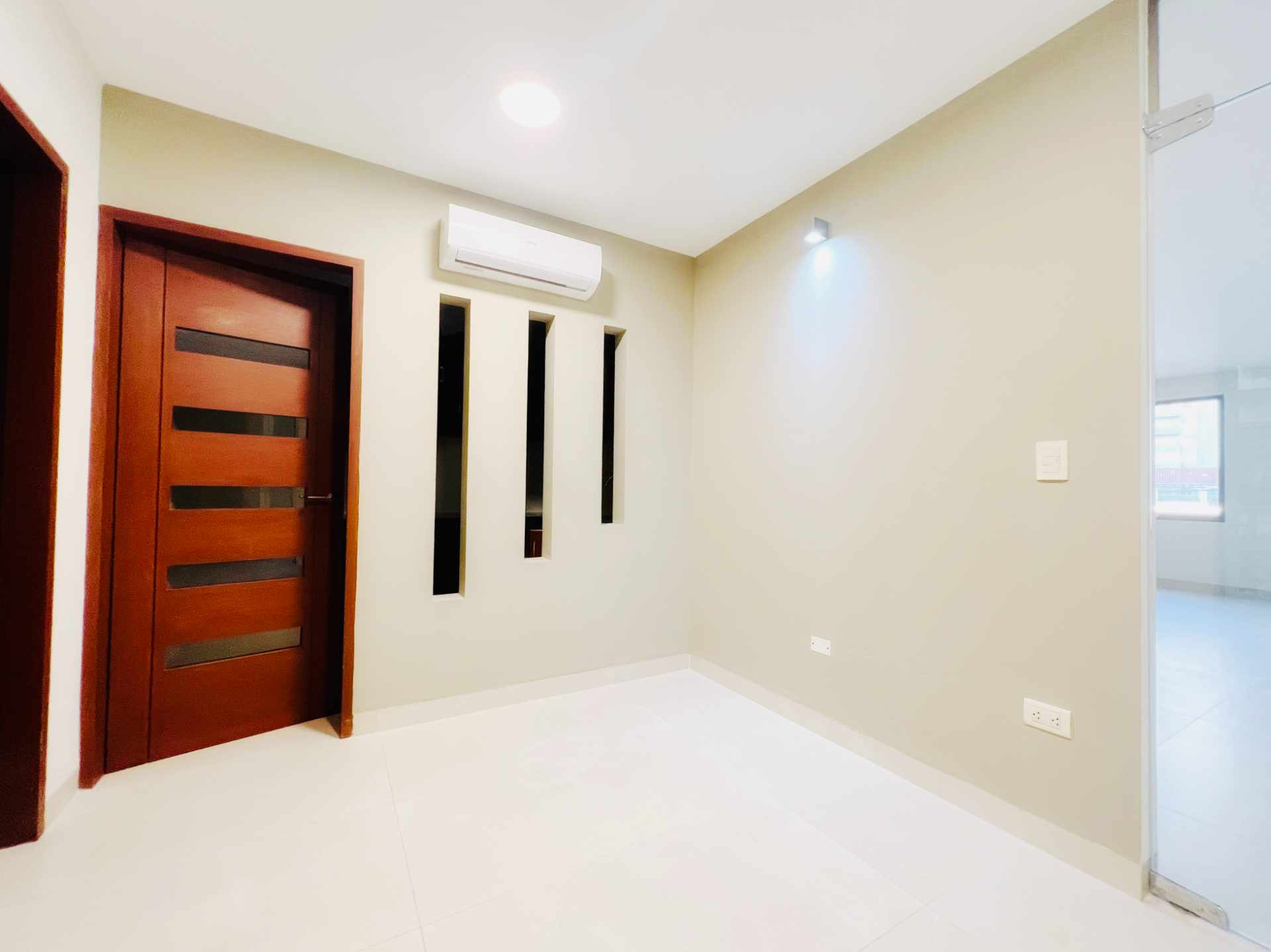 En Alquiler a $us 900 Foto 6