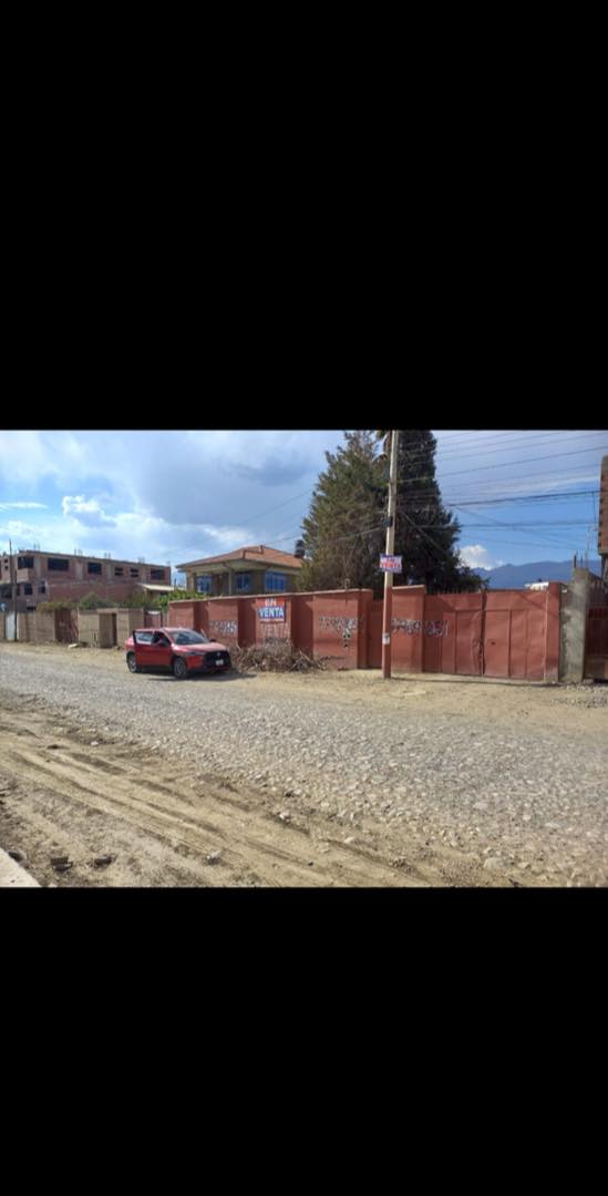 Casa Av Arquímedes, a 3 casas de restaurante primero de Mayo y cerca a la universidad UPB Foto 1