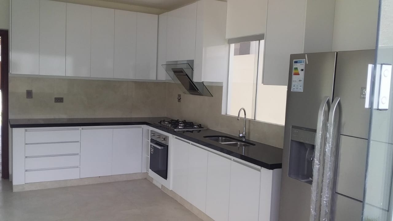 Casa en VentaAV. BANZER KM 8 AL NORTE URBANIZACION BOSQUE DE LA COLINA Foto 13