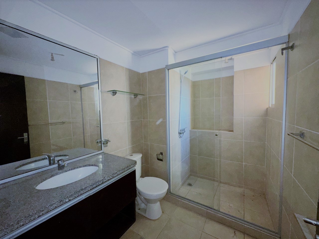 Departamento en VentaPrecio de Ocasión: En Venta Amplio y Hermoso Depto de 134 m2 Equipado con Garaje Incluido 4 dormitorios 4 baños 1 parqueos Foto 12