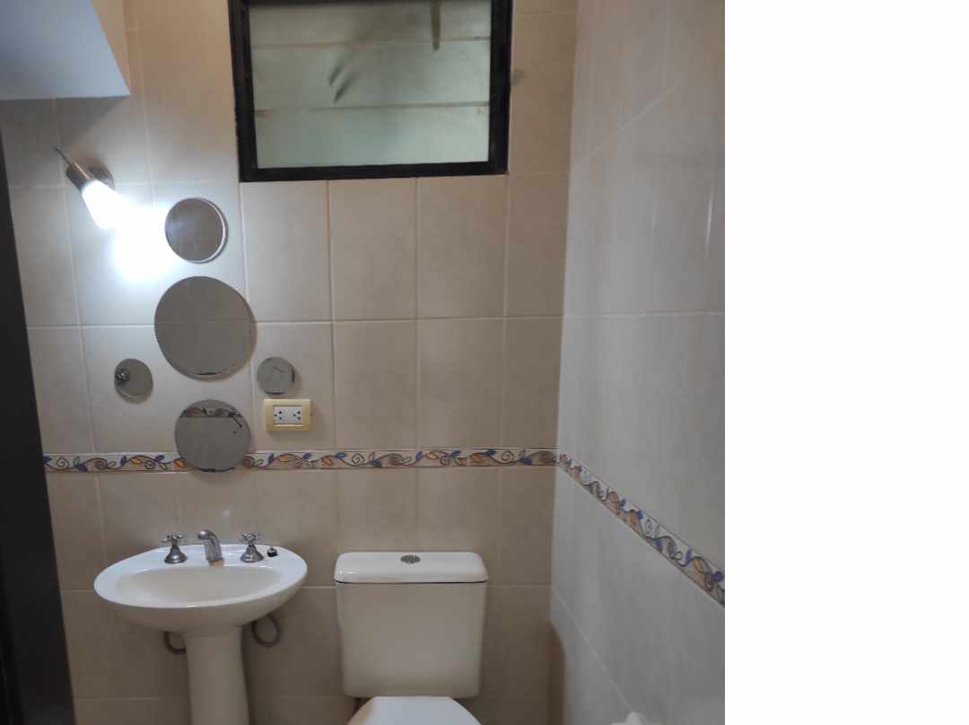 Casa en Entre 2do y 3er anillo Norte en Santa Cruz de la Sierra 3 dormitorios 3 baños 2 parqueos Foto 10