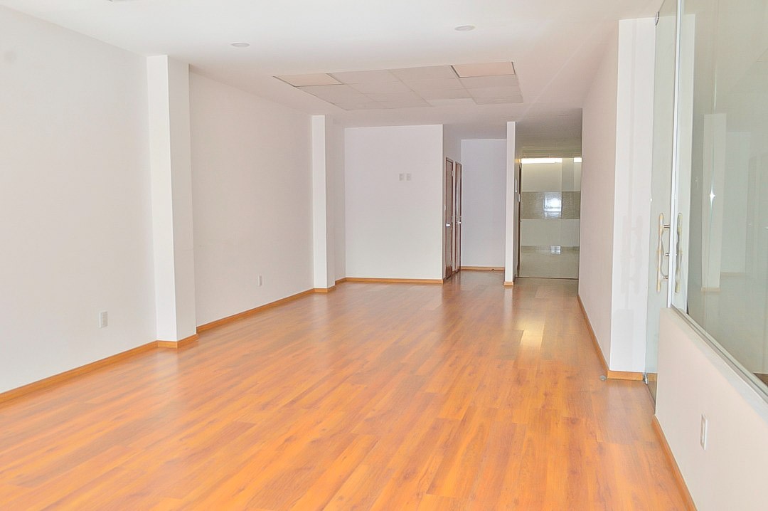 Oficina en Venta<b>OFICINA EN VENTA DE 185 M2. EN LA AVENIDA 6 DE AGOSTO</b> Foto 3