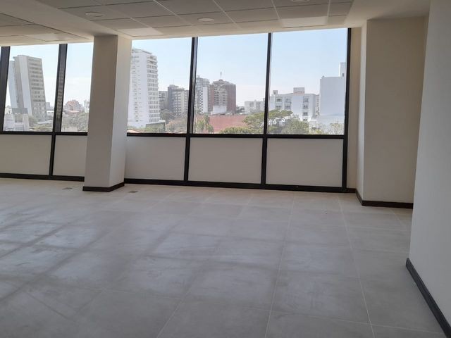 Oficina en VentaAV. VELARDE  4 dormitorios 2 baños  Foto 9