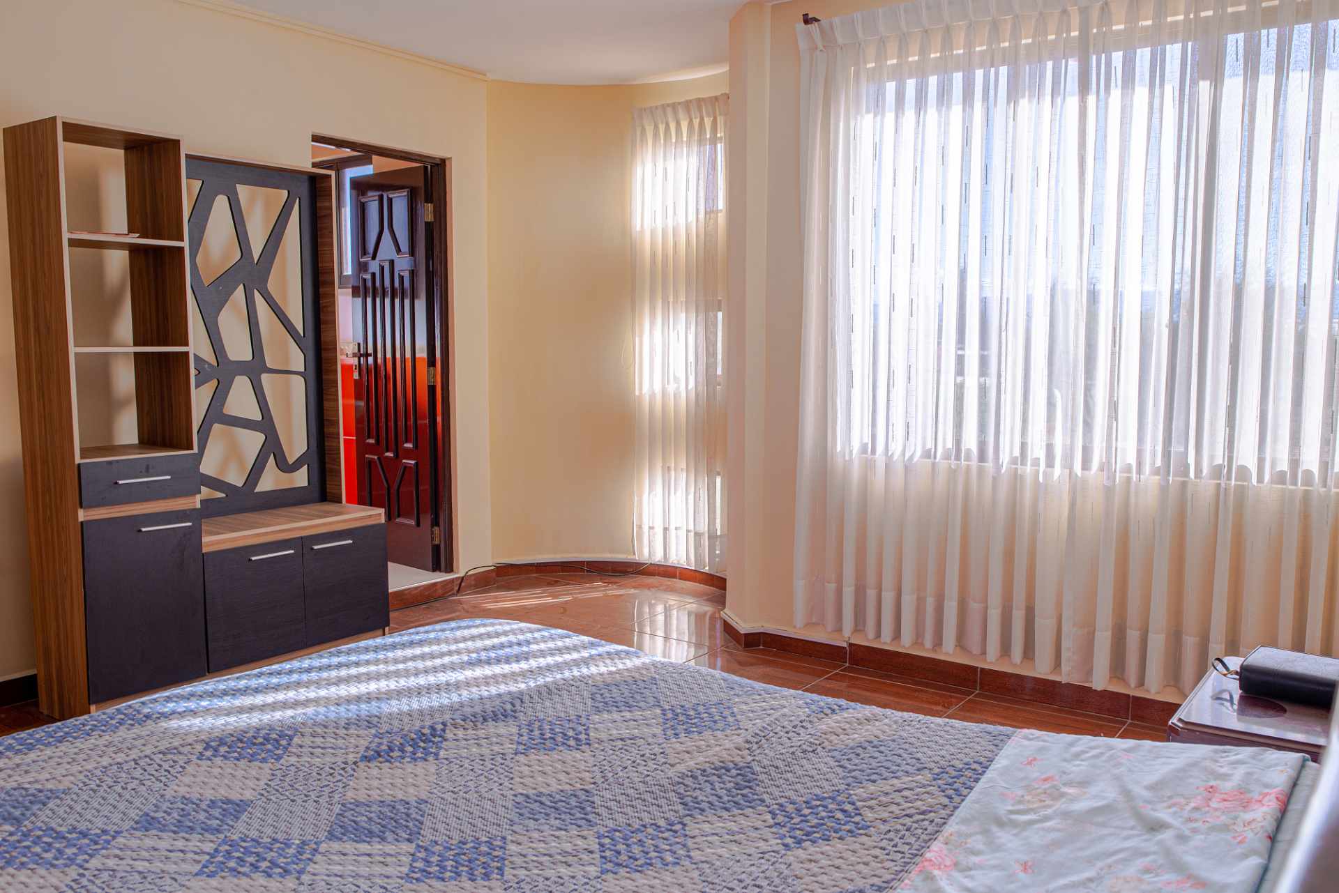 Av. Victor Ustariz Esq Av. R... | UC-728506 | UltraCasas.com