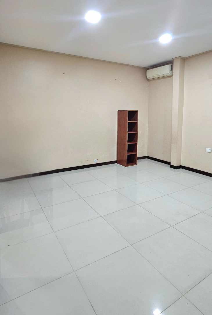 Departamento en AlquilerAv. Brasil 4to anillo 
Atrás del Hospital Guaracachi 

Dpto de 2 DORMITORIOS en Suite 

Bs. 3.000.- 2 dormitorios 2 baños 1 parqueos Foto 5