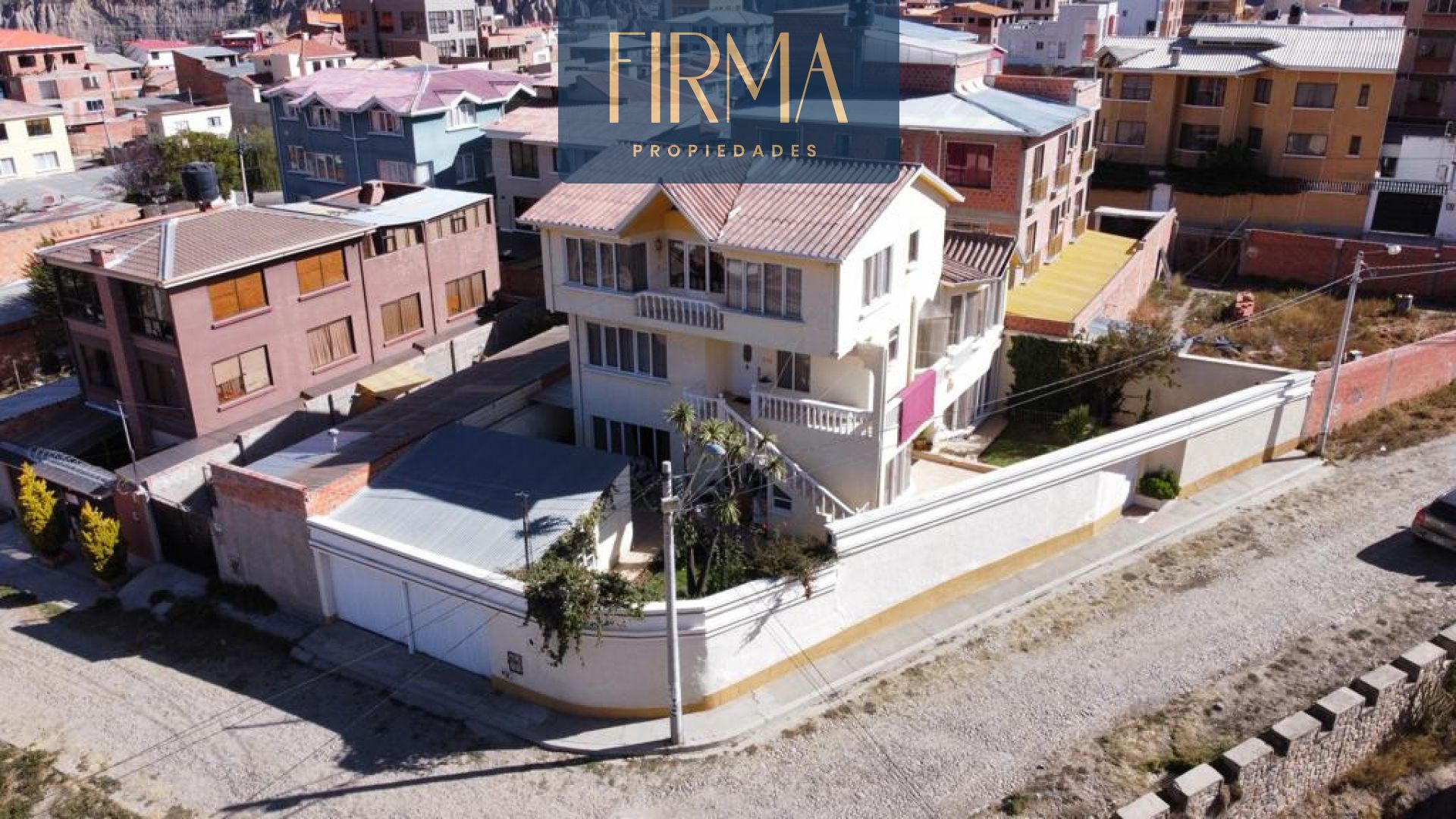 Casa en VentaCOMPRA ESTA CASA EN ALTO IRPAVI 4 dormitorios 6 baños 2 parqueos Foto 1