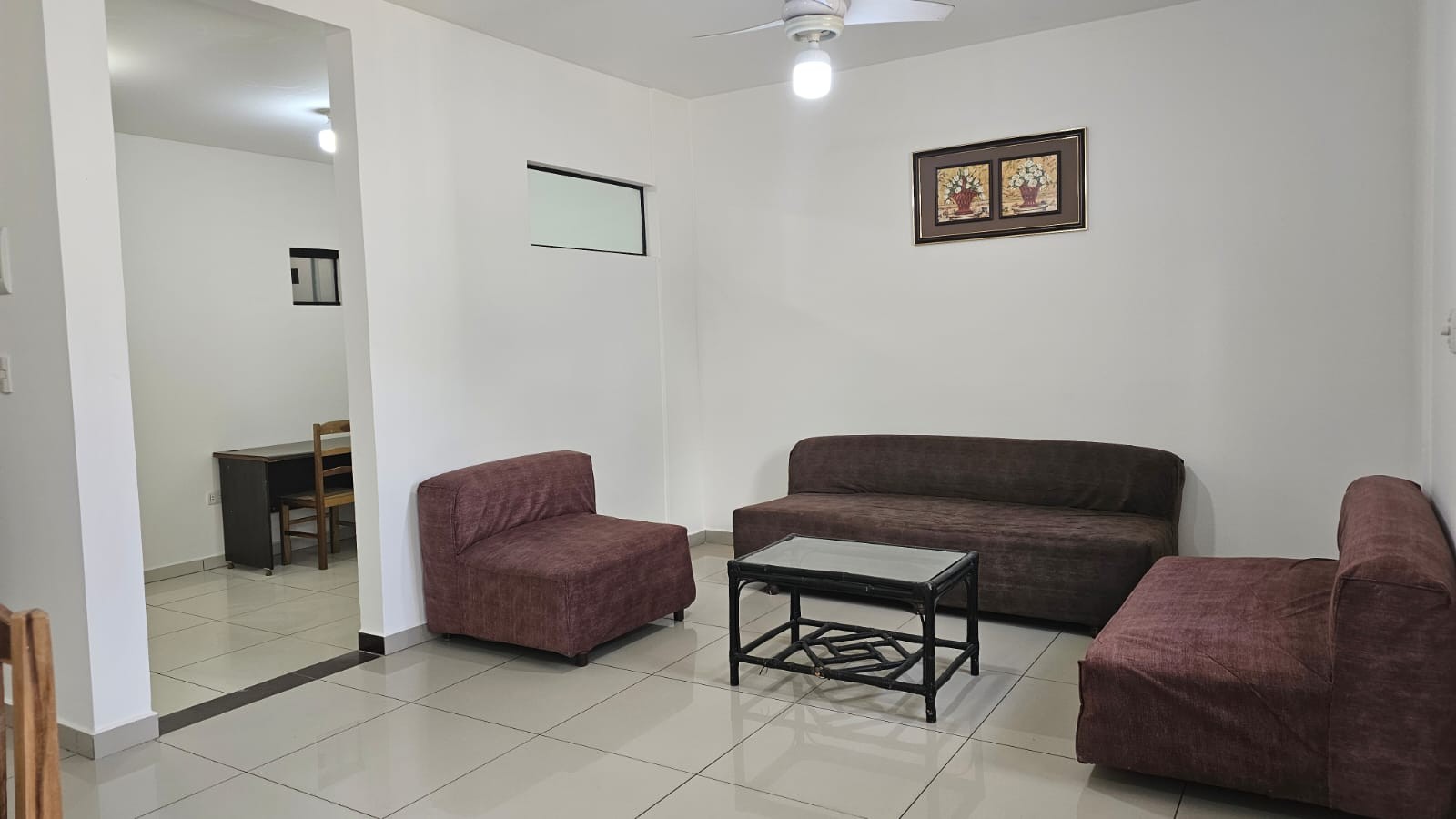 Casa En el Urubo hermosa casa de 1 planta de 2 dorm + escritorio Foto 2