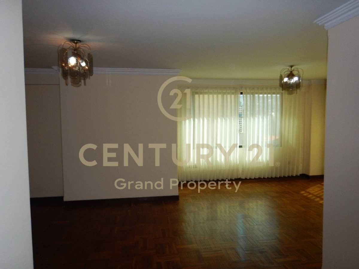 Departamento Av. Sanchez Lima Nº 2326, Edif. Valentina Piso 13 Depto 13A Foto 3