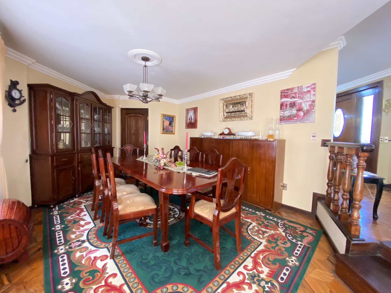 Casa en VentaKoani sobre avenida principal 4 dormitorios 5 baños 4 parqueos Foto 8