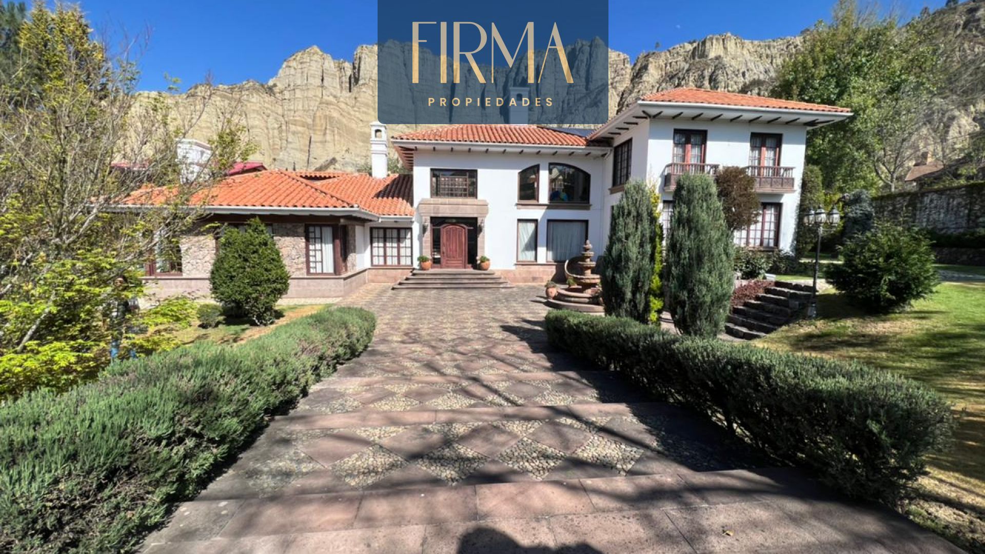 Casa en Achumani en La Paz 4 dormitorios 7 baños 5 parqueos Foto 1