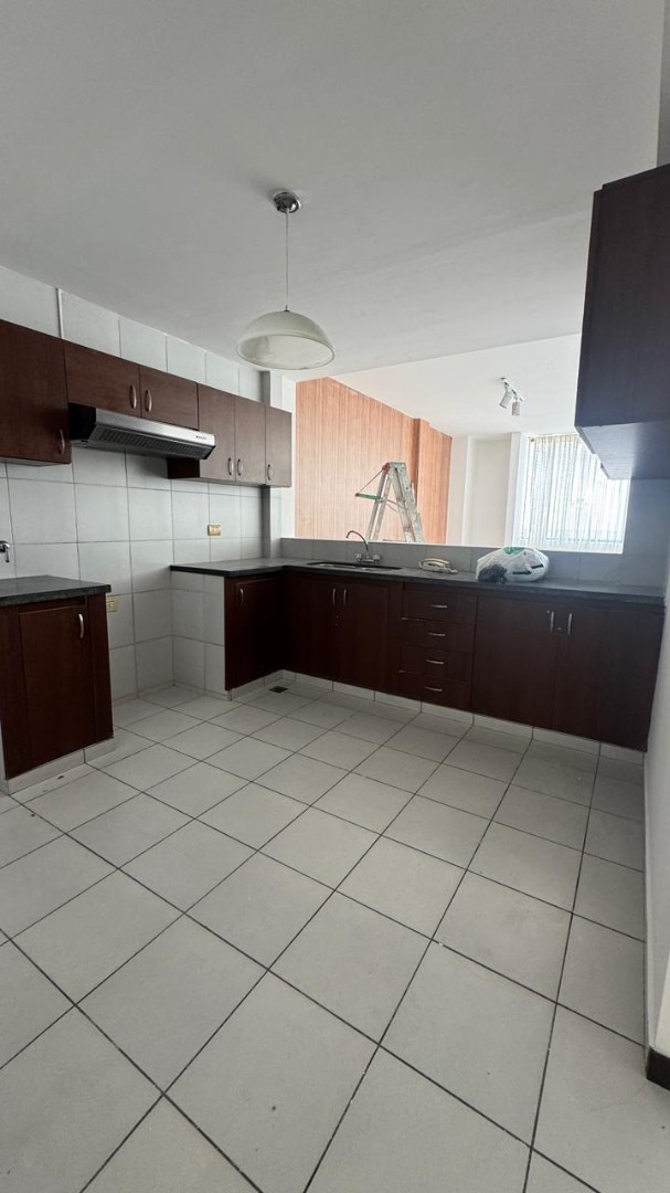 En Alquiler a $us 700 Foto 5