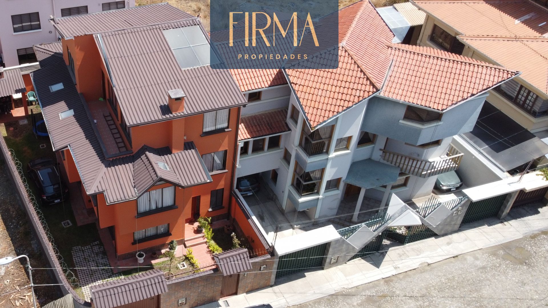 Casa en Irpavi en La Paz 4 dormitorios 4 baños 1 parqueos Foto 2