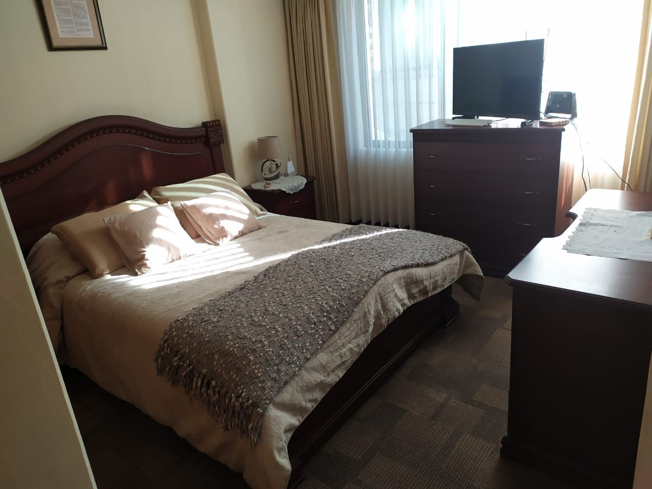 Departamento en VentaZona San Jorge, calle Campos entre 6 de agosto y 20 de octubre 4 dormitorios 4 baños  Foto 8