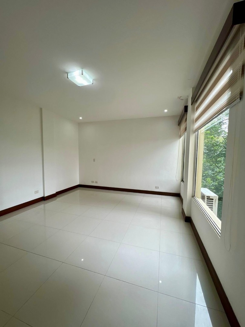 Departamento en VentaEn Venta Exclusivo Penthouse de 247 m2 en Condominio Tarumá 4 dormitorios 4 baños 2 parqueos Foto 8