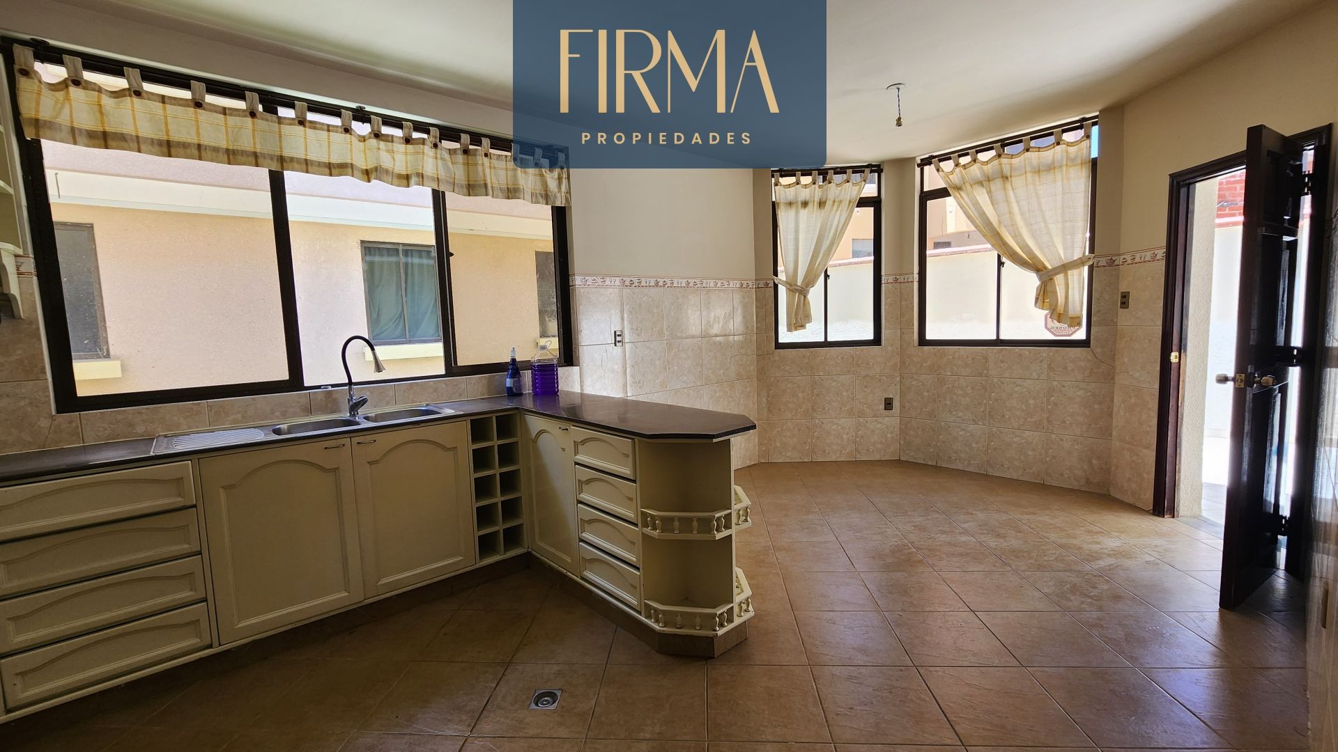 Casa ALQUILA ESTA CASA EN ACHUMANI, CALLE 29 Foto 9