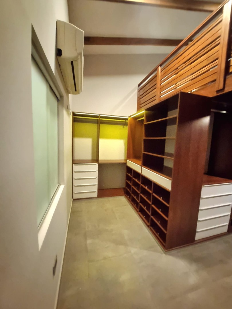 Casa en VentaCasa 4to anillo y Av. Pirai 3 dormitorios 2 baños 2 parqueos Foto 9