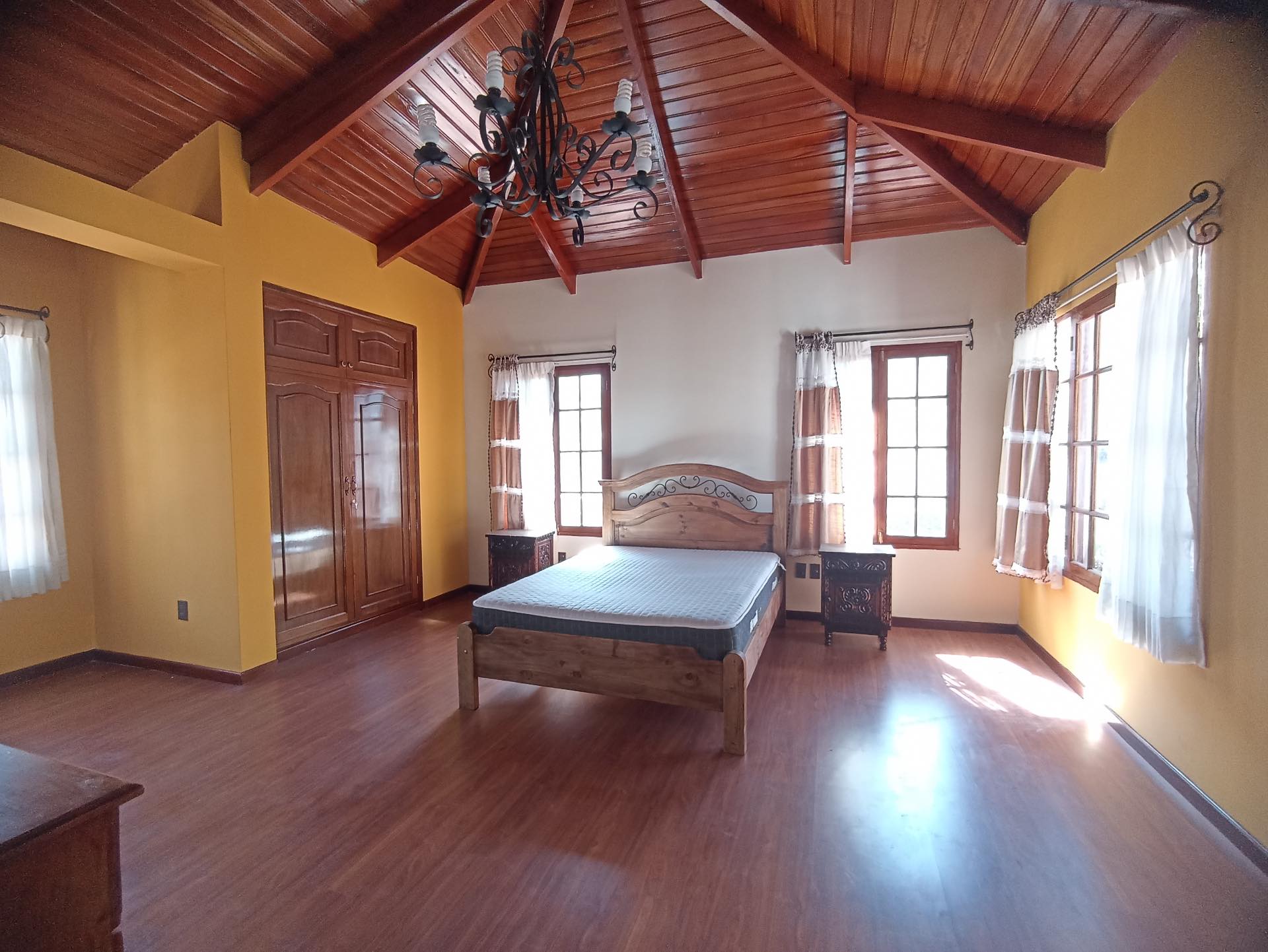 Casa en AlquilerACHUMANI  4 dormitorios 7 baños 2 parqueos Foto 9