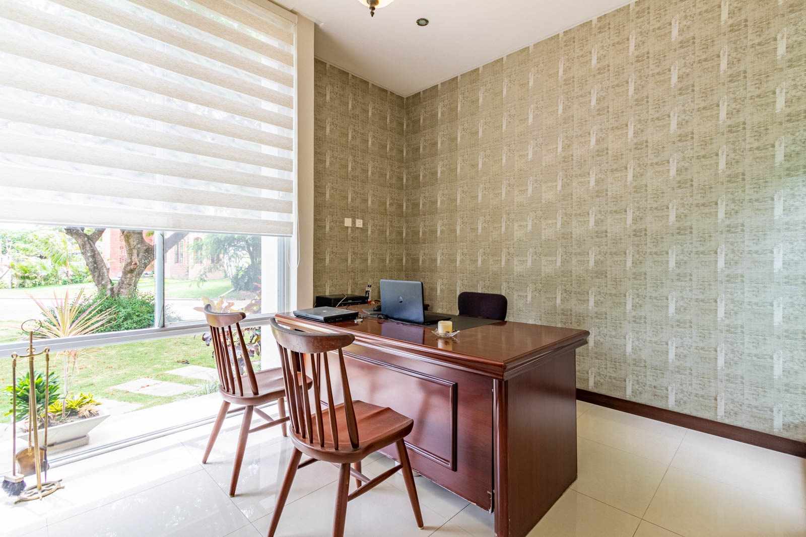 Casa URUBO CONDOMINIO JARDINES DEL URUBO 1
HERMOSA Y ELEGANTE AMOBLADA CASA EN ALQUILER !!!!
CON 4 HABITACIONES SUITE  Foto 17