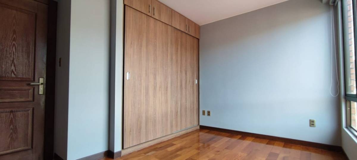 Departamento en Irpavi en La Paz 3 dormitorios 4 baños 1 parqueos Foto 10