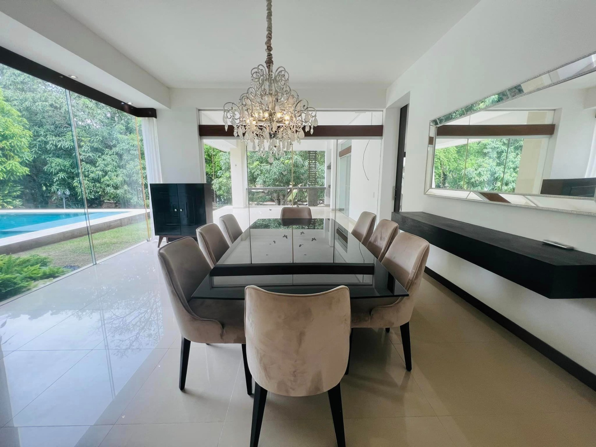 Casa en AlquilerCONDOMINIO JARDINES DEL URUBO  4 dormitorios 5 baños 3 parqueos Foto 7