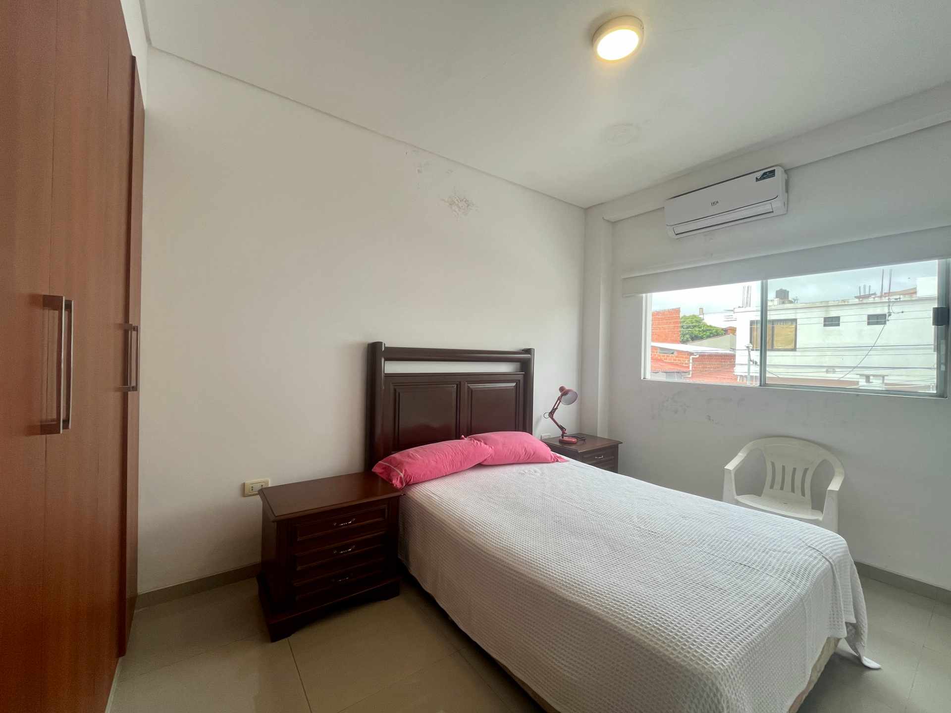 Casa en Entre 3er y 4to anillo Oeste en Santa Cruz de la Sierra 3 dormitorios 3 baños 2 parqueos Foto 14