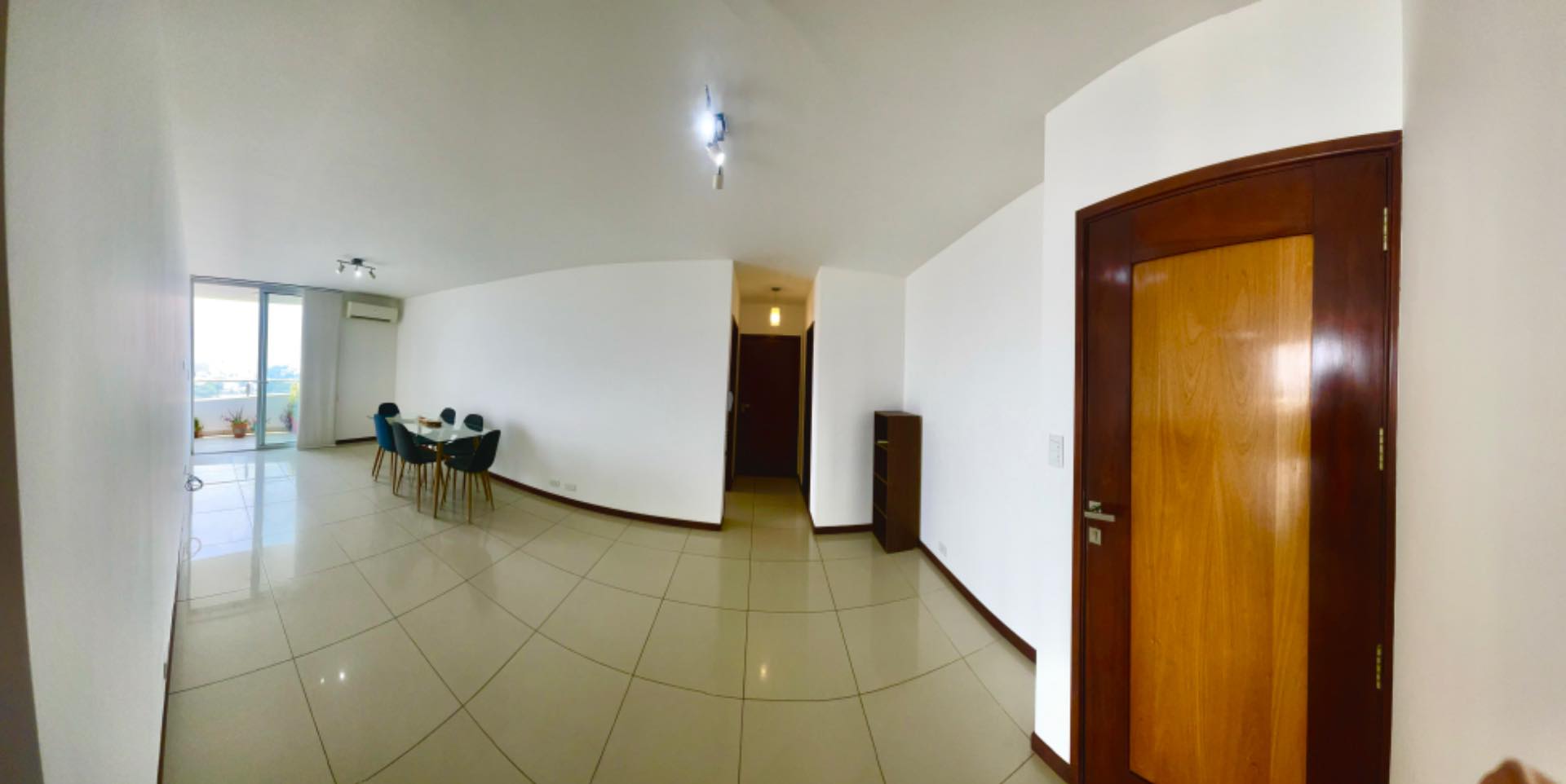 Departamento en Entre 2do y 3er anillo Norte en Santa Cruz de la Sierra 2 dormitorios 2 baños 1 parqueos Foto 4