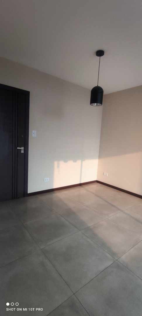 Departamento en AlquilerZona Oeste, 4to anilo Roque Coronado, Amplio departmento de 2 Dor/con parqueo bajo techo y Balcon ( el precio incluye expenses) 2 dormitorios 2 baños 1 parqueos Foto 11