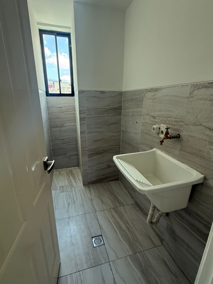 Departamento en VentaCalle Fernando Guachalla, entre 20 de octubre y 6 de agosto 3 dormitorios 2 baños 1 parqueos Foto 20