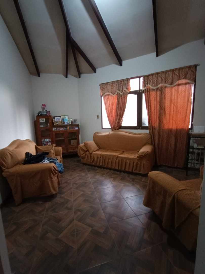 Casa en Jayhuayco en Cochabamba 5 dormitorios 4 baños 1 parqueos Foto 13