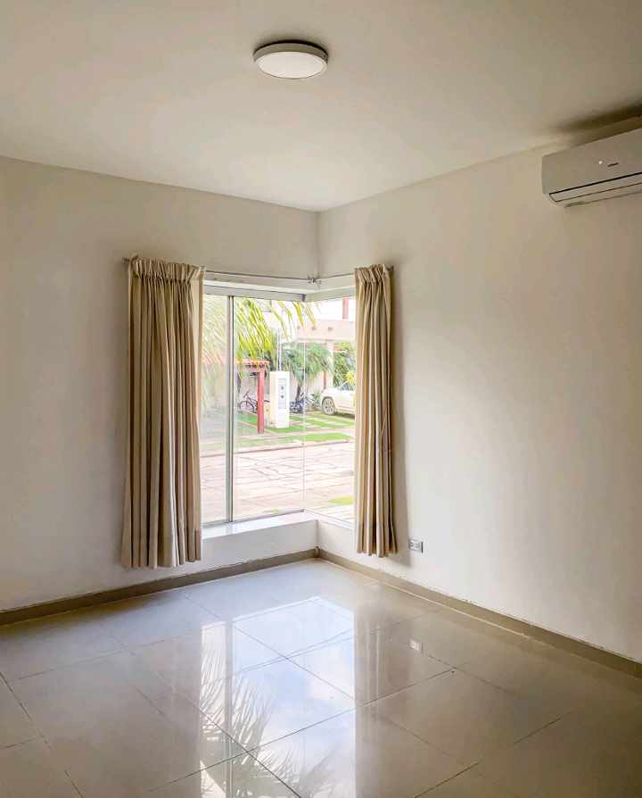 Casa en Venta<b>CASA EN VENTA SANTA CRUZ DE LA COLINA</b> 4 dormitorios 4 baños 4 parqueos Foto 15