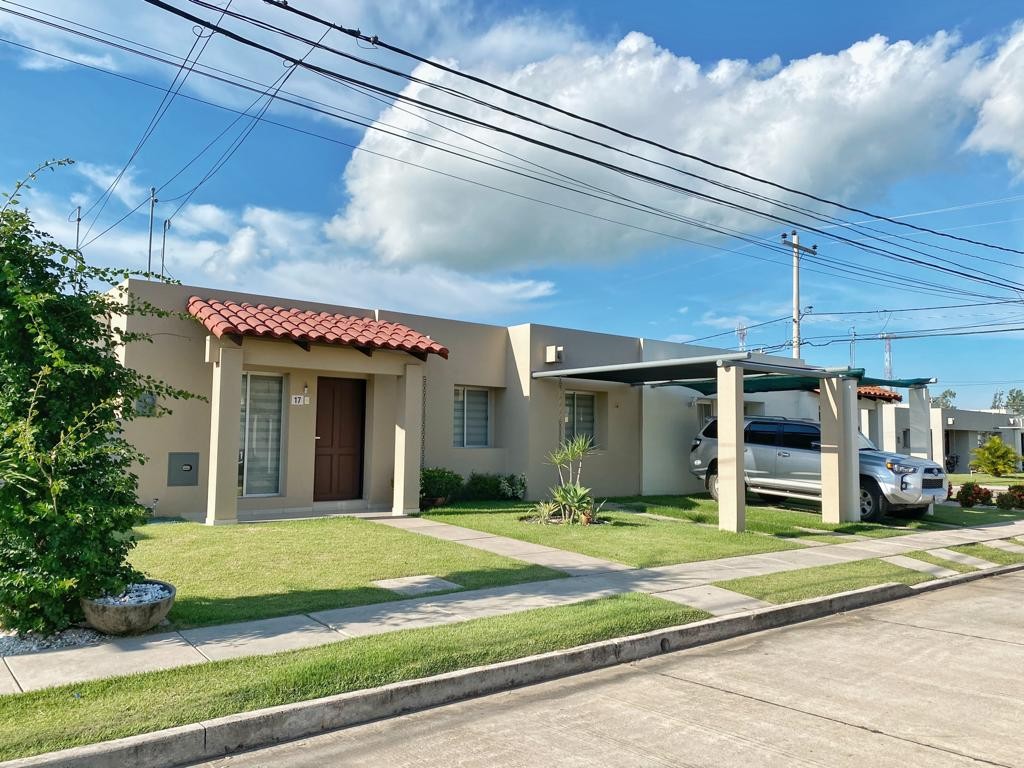 En Alquiler a $us 650 Foto 1