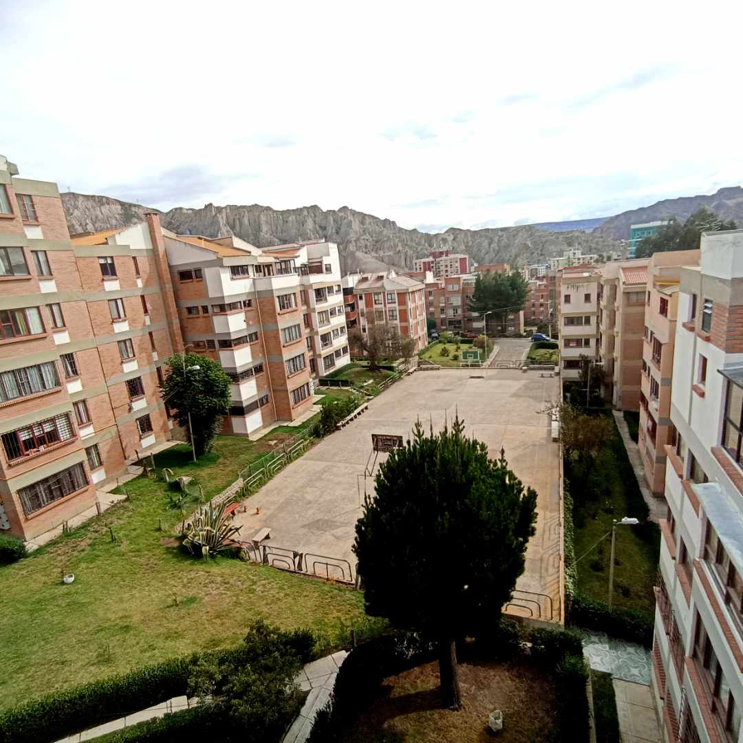 Departamento en AnticréticoLOS PINOS C. 6 BLOQUES  3 dormitorios 2 baños  Foto 7
