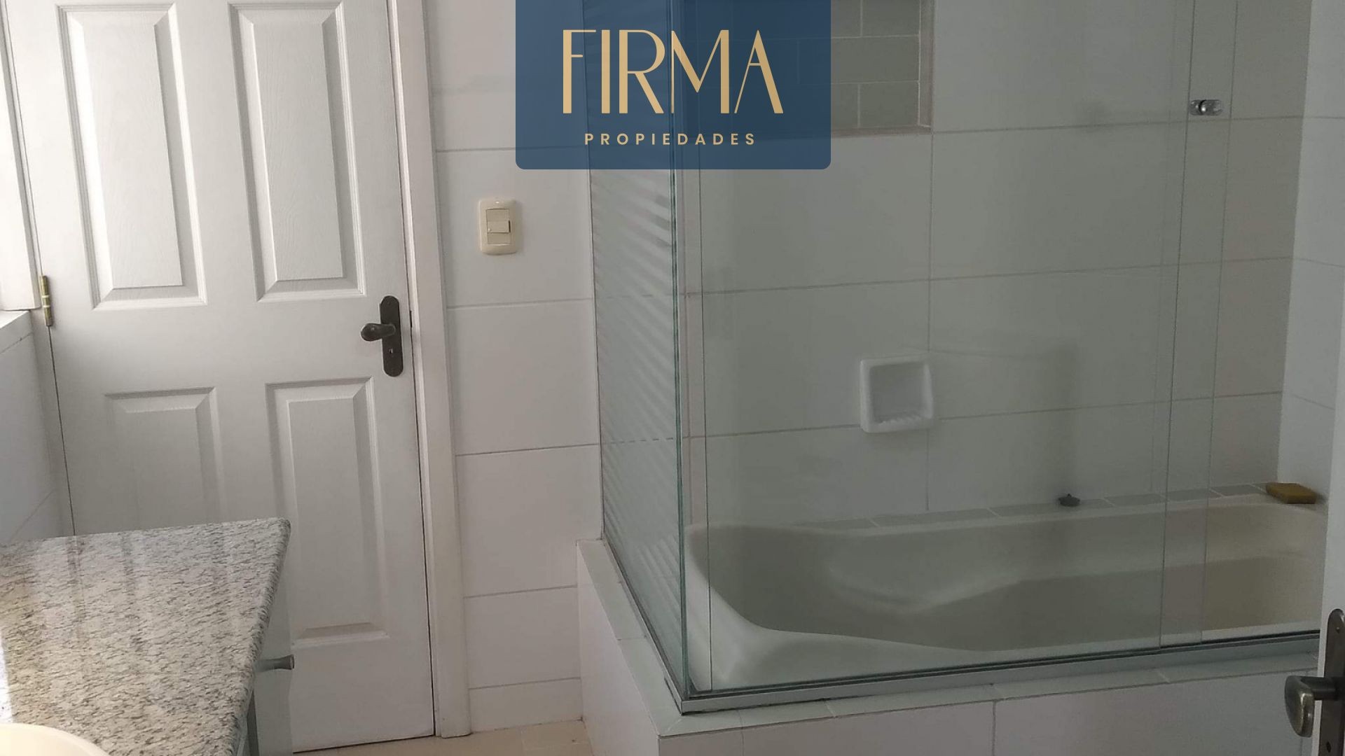 Casa en Calacoto en La Paz 9 dormitorios 7 baños 4 parqueos Foto 7