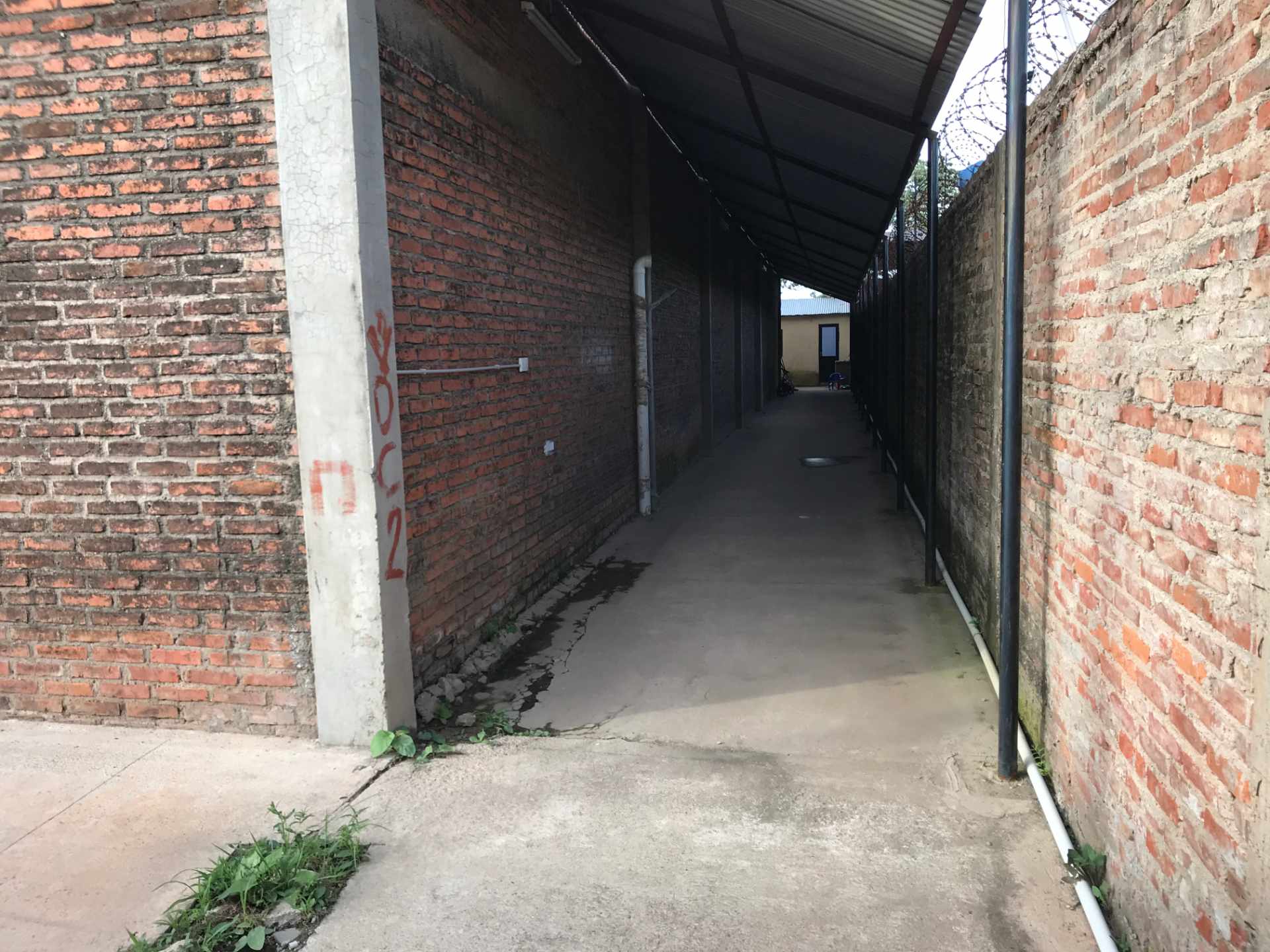 Galpón en VentaParque Industrial entre 6to y 7mo anillo atrás de Coca Cola.  Foto 14